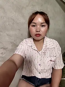 Mina xYx online show from 2, 4, 2026