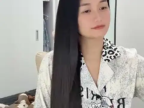 Snapshot of AmyLinee_1 chatting on 6, 5, 2026 AmyLinee 1 online show from 6, 5, 2026