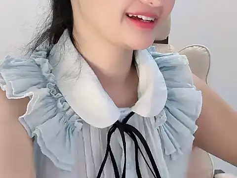 Snapshot of AmyLinee_1 chatting on 9, 6, 2026 AmyLinee 1 online show from 9, 6, 2026