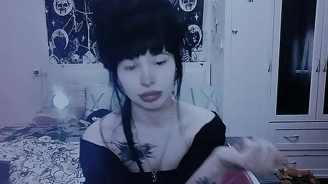 Snapshot of AllisonDeetz chatting on 1, 6, 2026 AllisonDeetz online show from 1, 6, 2026