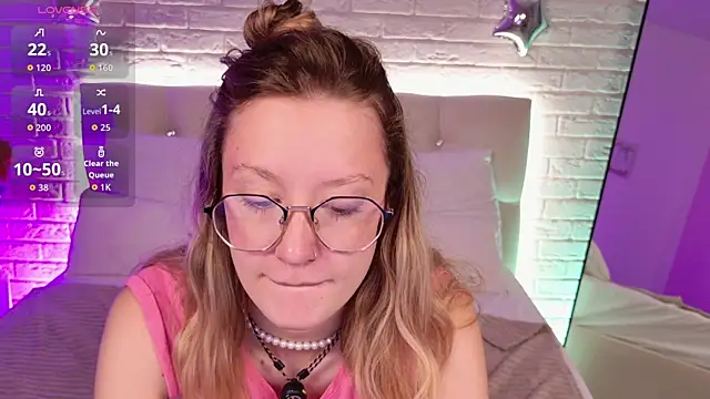 Snapshot of AmelieViolet chatting on 1, 6, 2026 AmelieViolet online show from 1, 6, 2026
