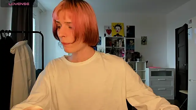 sweet peach    online show from 4, 4, 2026