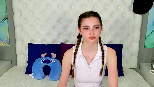 Snapshot of MilaLick chatting on 28, 6, 2026 MilaLick online show from 28, 6, 2026