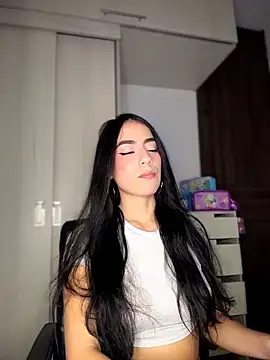  Alejandra 02 online show from 7, 4, 2026