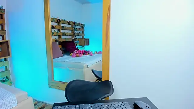 Ashley Benoit online show from 27, 3, 2026