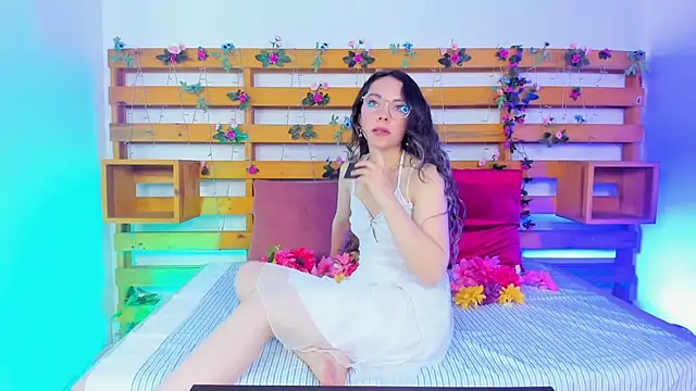 Ashley Benoit online show from 1, 4, 2026