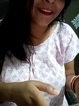 Hot mess girl online show from 11, 4, 2026