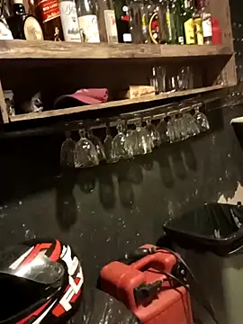 larissa    hot online show from 21, 3, 2026