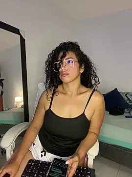 Snapshot of Luciianita_lov199 chatting on 28, 4, 2026 Luciianita lov199 online show from 28, 4, 2026