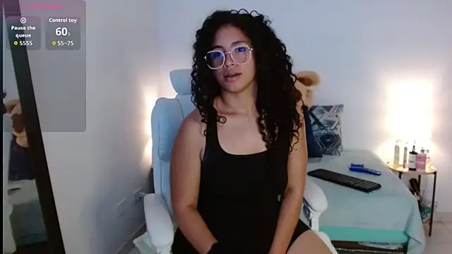 Snapshot of Luciianita_lov199 chatting on 3, 5, 2026 Luciianita lov199 online show from 3, 5, 2026