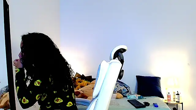 Snapshot of Luciianita_lov199 chatting on 11, 5, 2026 Luciianita lov199 online show from 11, 5, 2026
