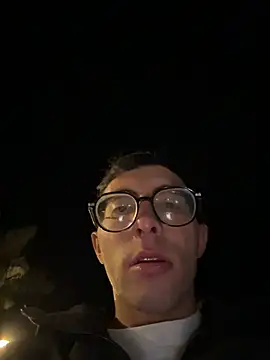 Snapshot of LeonBlazze chatting on 8, 5, 2026 LeonBlazze online show from 8, 5, 2026