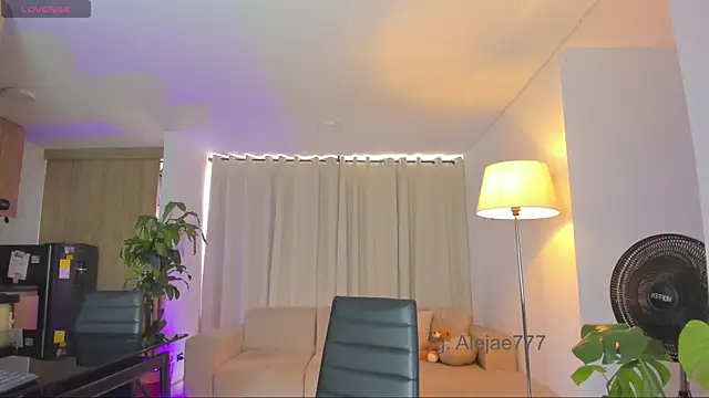 Snapshot of Aleja_evangeline chatting on 7, 7, 2026 Aleja evangeline online show from 7, 7, 2026