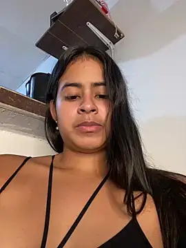 Snapshot of lucirganaxxx chatting on 5, 4, 2026 lucirganaxxx online show from 5, 4, 2026