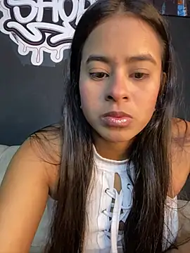 Snapshot of lucirganaxxx chatting on 23, 5, 2026 lucirganaxxx online show from 23, 5, 2026