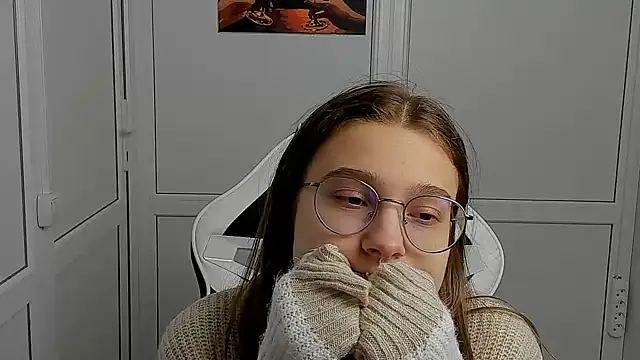 Mia kristal online show from 7, 4, 2026