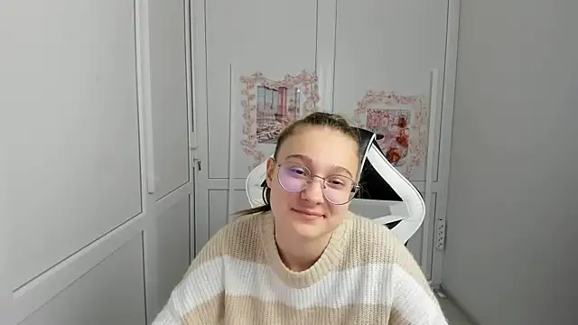 Snapshot of Mia_kristal chatting on 1, 6, 2026 Mia kristal online show from 1, 6, 2026