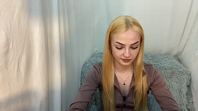 Snapshot of EvaKapnist chatting on 13, 4, 2026 EvaKapnist online show from 13, 4, 2026