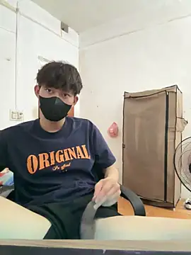 Snapshot of Funkin- chatting on 10, 4, 2026 Funkin- online show from 10, 4, 2026