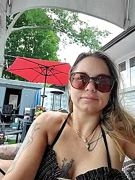 Couple qc online show from 28, 6, 2026
