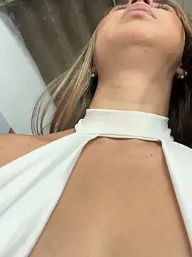 Snapshot of VictoriaWhitmore chatting on 25, 3, 2026 VictoriaWhitmore online show from 25, 3, 2026