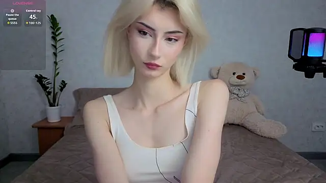 Snapshot of kittysocutie chatting on 11, 6, 2026 kittysocutie online show from 11, 6, 2026