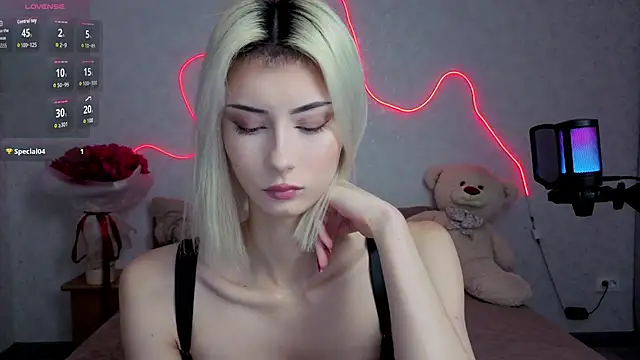 Snapshot of kittysocutie chatting on 24, 6, 2026 kittysocutie online show from 24, 6, 2026