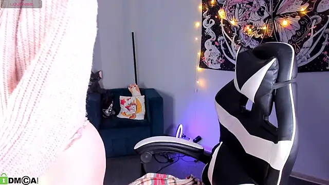 LittleKittenStar online show from 9, 4, 2026