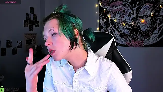 LittleKittenStar online show from 16, 4, 2026