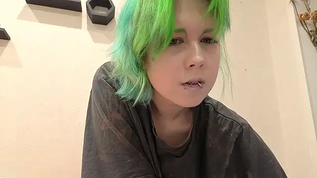 Snapshot of LittleKittenStar chatting on 19, 6, 2026 LittleKittenStar online show from 19, 6, 2026