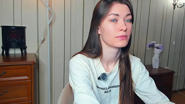 JulissaLipoma online show from 11, 4, 2026