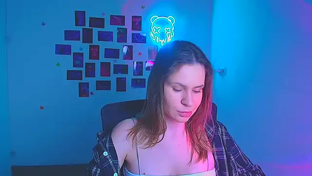 Kira raaaa online show from 27, 3, 2026