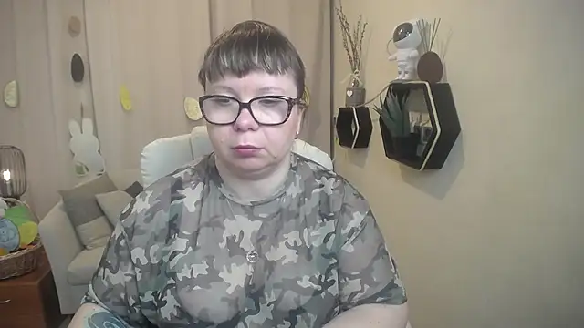 BonnnyBoobsy online show from 5, 4, 2026