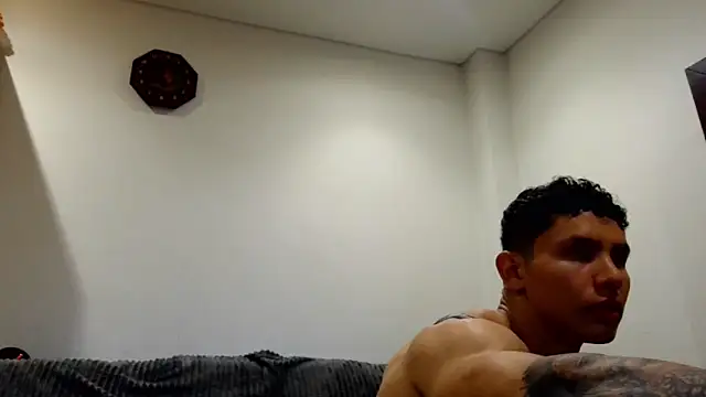 Snapshot of JAYCAM_ chatting on 2, 5, 2026 JAYCAM online show from 2, 5, 2026