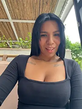 Snapshot of MonserratJons01 chatting on 5, 5, 2026 MonserratJons01 online show from 5, 5, 2026