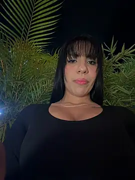 Snapshot of MonserratJons01 chatting on 8, 5, 2026 MonserratJons01 online show from 8, 5, 2026