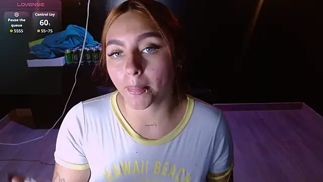 Snapshot of Miley_Clarck chatting on 6, 6, 2026 Miley Clarck online show from 6, 6, 2026