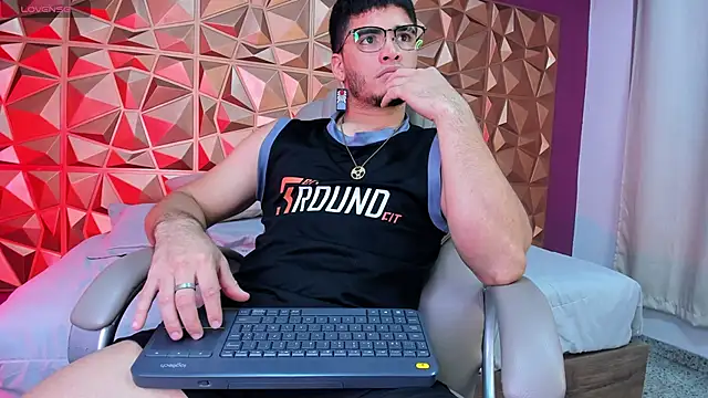 Snapshot of DanteTargaryen chatting on 16, 4, 2026 DanteTargaryen online show from 16, 4, 2026
