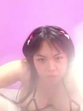 Jaazminee online show from 5, 4, 2026