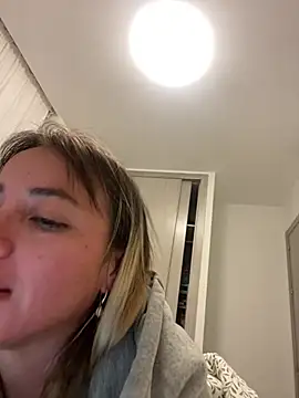 Sexyandtiny online show from 15, 4, 2026