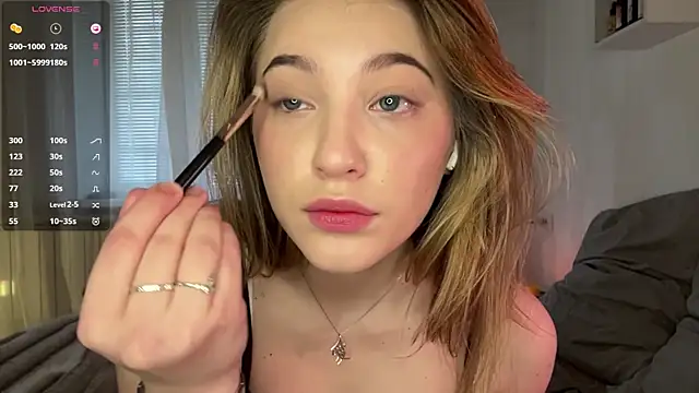 1Kellynaive online show from 25, 4, 2026