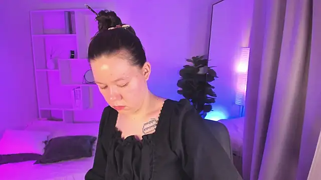 Vanessa ama online show from 6, 4, 2026