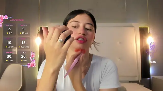 Snapshot of mia_gomez7 chatting on 18, 5, 2026 mia gomez7 online show from 18, 5, 2026