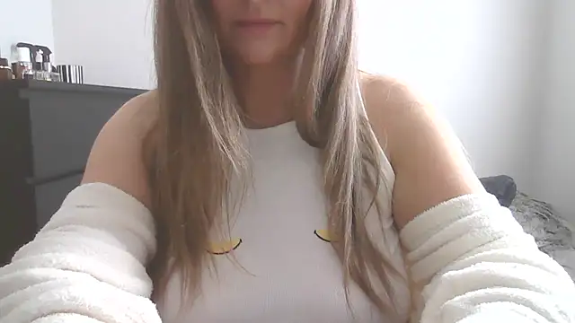 Snapshot of Goddess-GraceX chatting on 17, 4, 2026 Goddess-GraceX online show from 17, 4, 2026