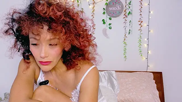 Ajua  Uva online show from 27, 3, 2026