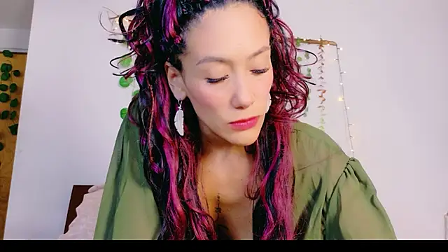 Ajua  Uva online show from 10, 5, 2026