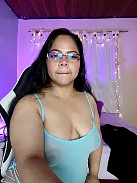 Snapshot of ROUSSE_SINCLAIR chatting on 8, 5, 2026 ROUSSE SINCLAIR online show from 8, 5, 2026