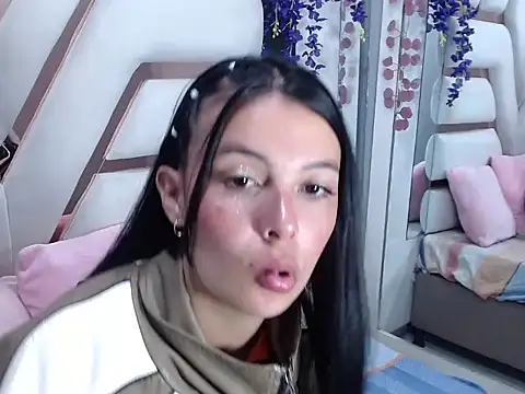 Snapshot of Salome_Saen_ chatting on 8, 4, 2026 Salome Saen online show from 8, 4, 2026