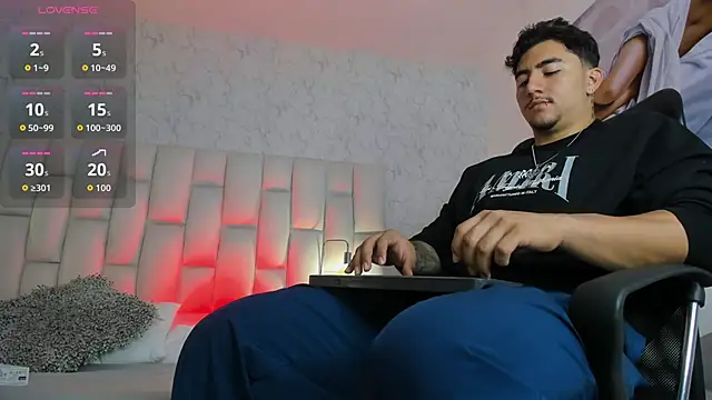 Snapshot of Zane_cruz chatting on 12, 4, 2026 Zane cruz online show from 12, 4, 2026