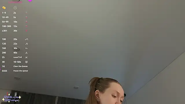 Snapshot of mowalova chatting on 3, 5, 2026 mowalova online show from 3, 5, 2026